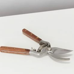 Burgon & Ball National Trust Secateurs Outdoor Accessories