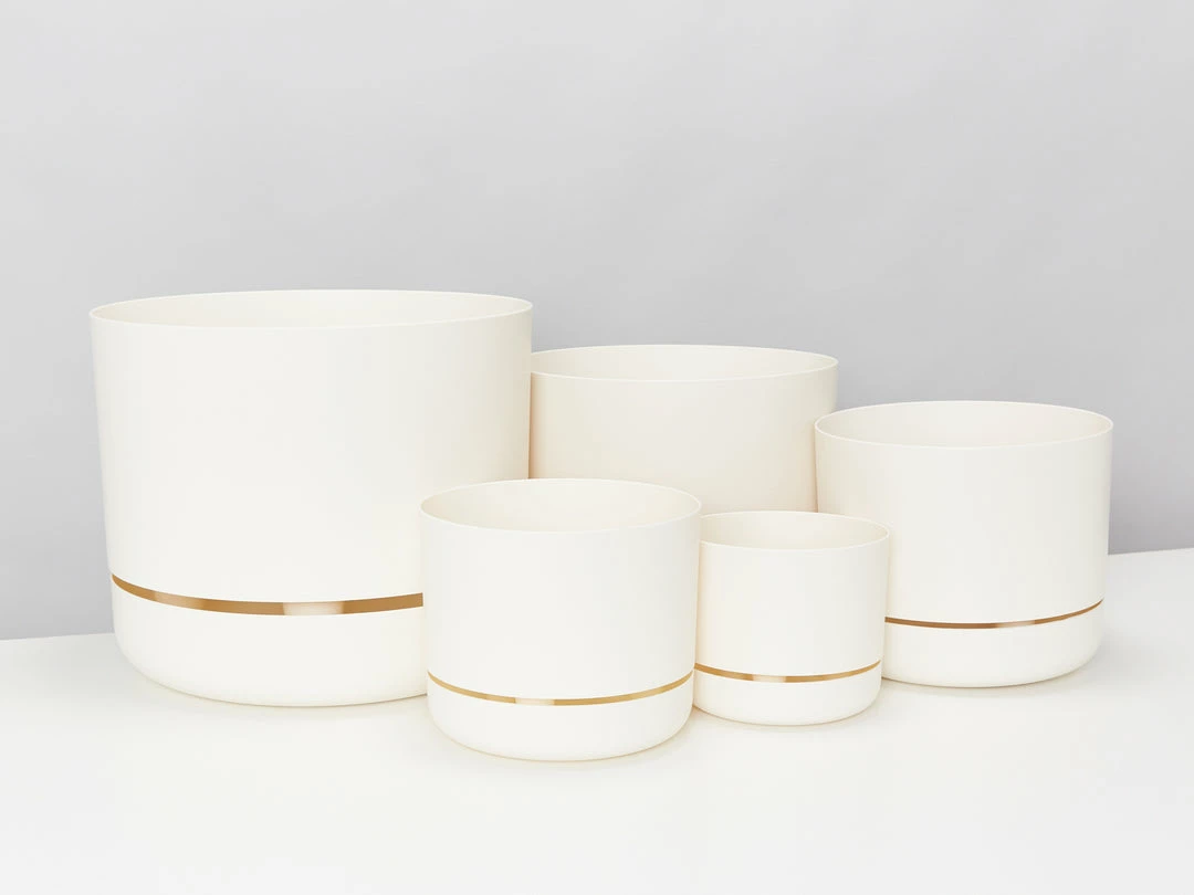 Outdoor Living Mr Kitly White Linen Selfwatering Pots 250mm 5 Outdoor Living Mr Kitly White Linen Selfwatering Pots 250mm