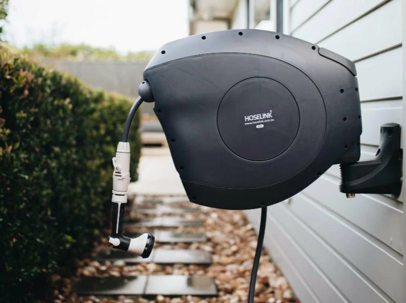 Hoselink Hoses & Sprinklers 20m Retractable Hose Reel - Charcoal 3 Hoselink Hoses & Sprinklers 20m Retractable Hose Reel - Charcoal